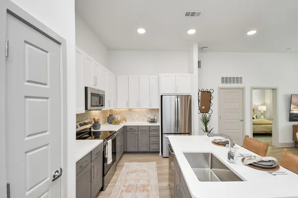 $2,210 | 1617 Enid Street, Unit 177, Houston, TX 77009