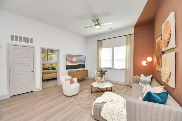 $2,210 | 1617 Enid Street, Unit 177, Houston, TX 77009