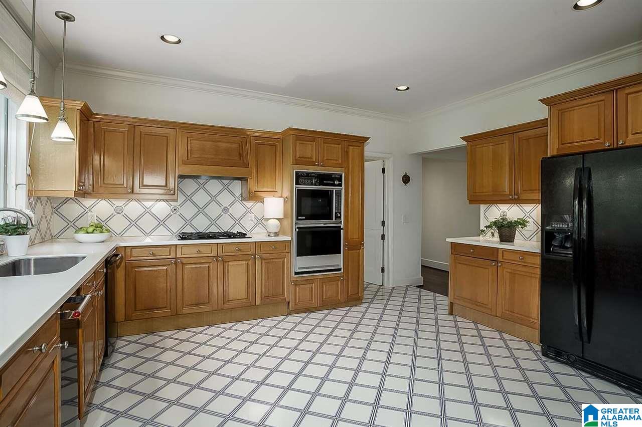 3248 Sterling Road Birmingham, AL 35213 - Photo 8 of 44