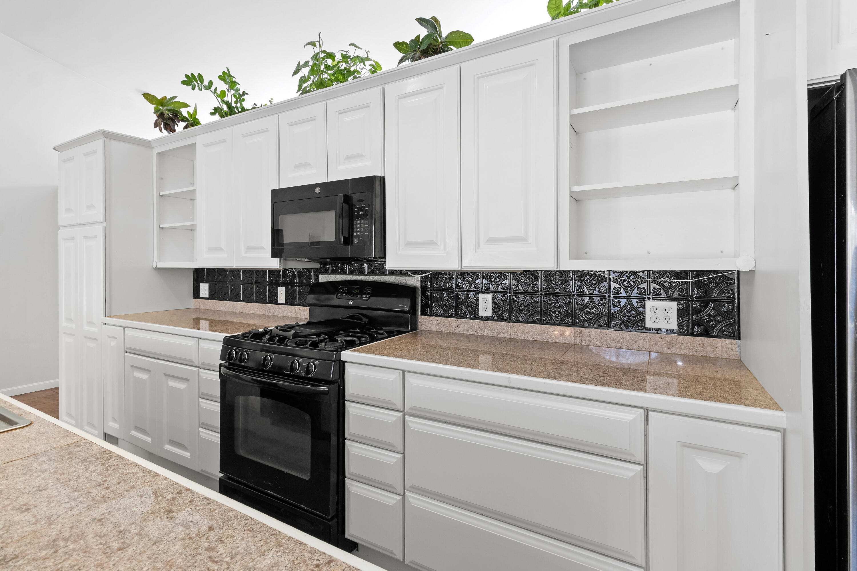 65 B Augusta Road Belmont, ME 04952 - Photo 10 of 40 Kitchen 4