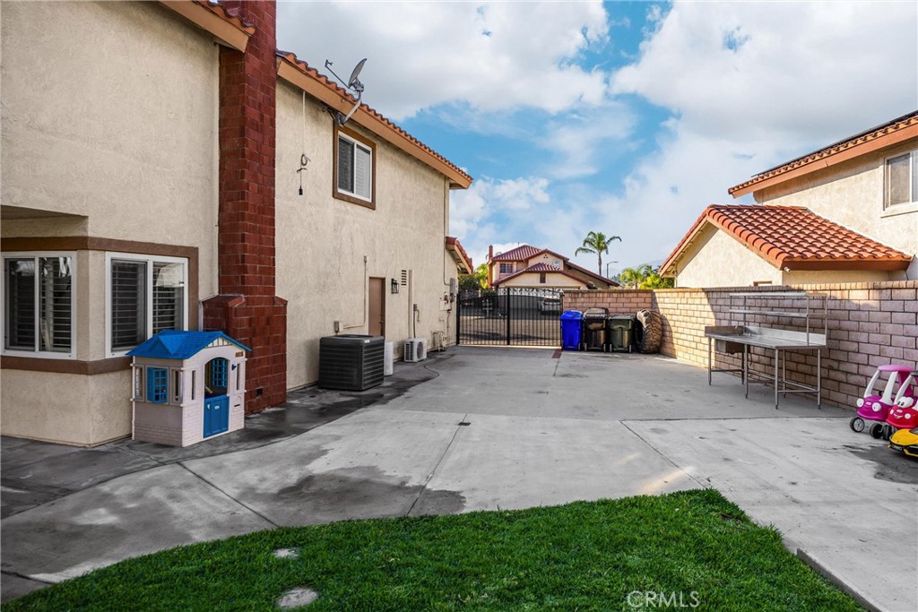 7077 Campbell Place Rancho Cucamonga, CA 91701 - Photo 45 of 74 a view of outdoor space yard and porch