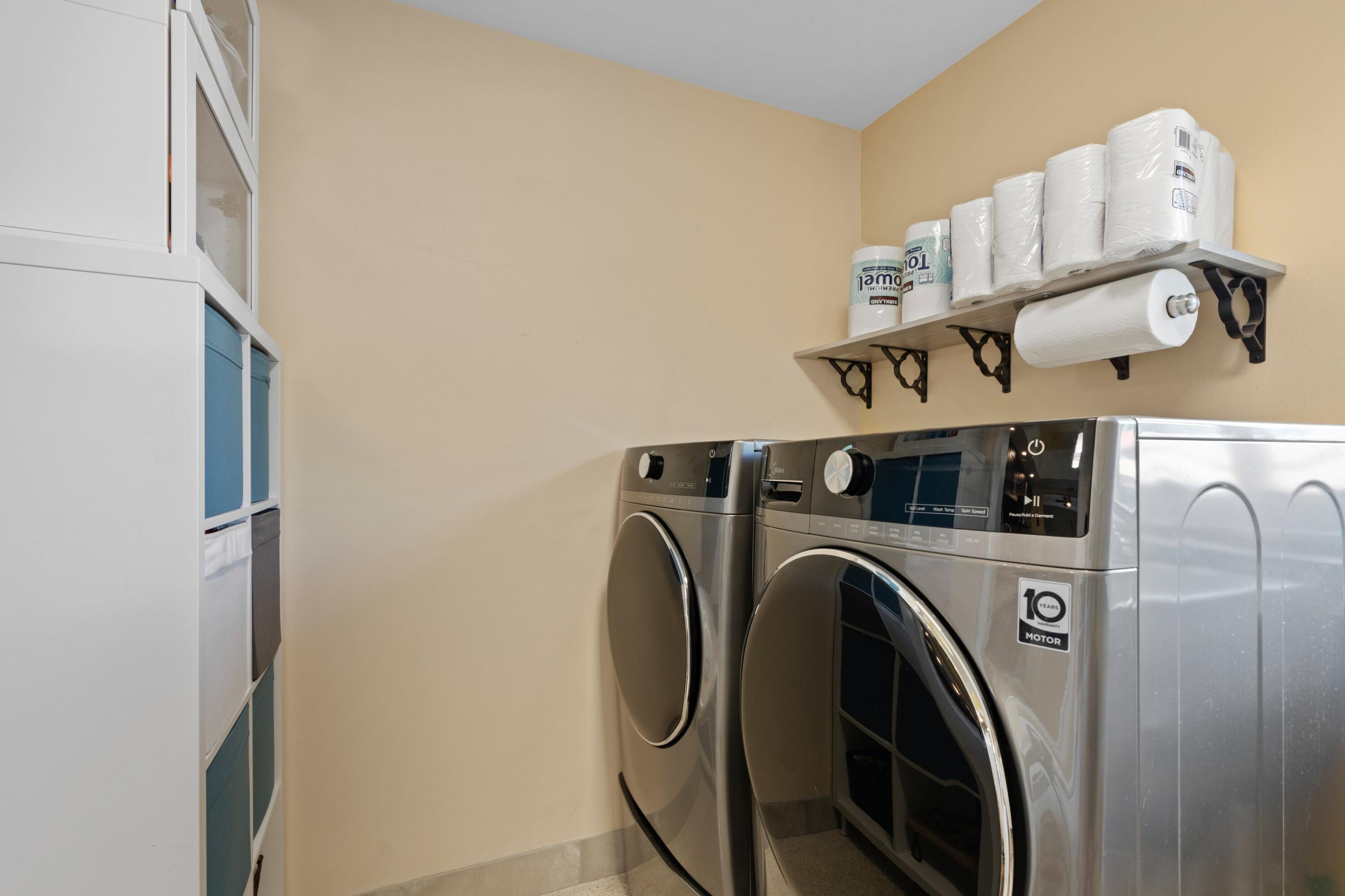 200 Northeast 28th Terrace Boca Raton, FL 33431 - Photo 15 of 35 Laundry Room