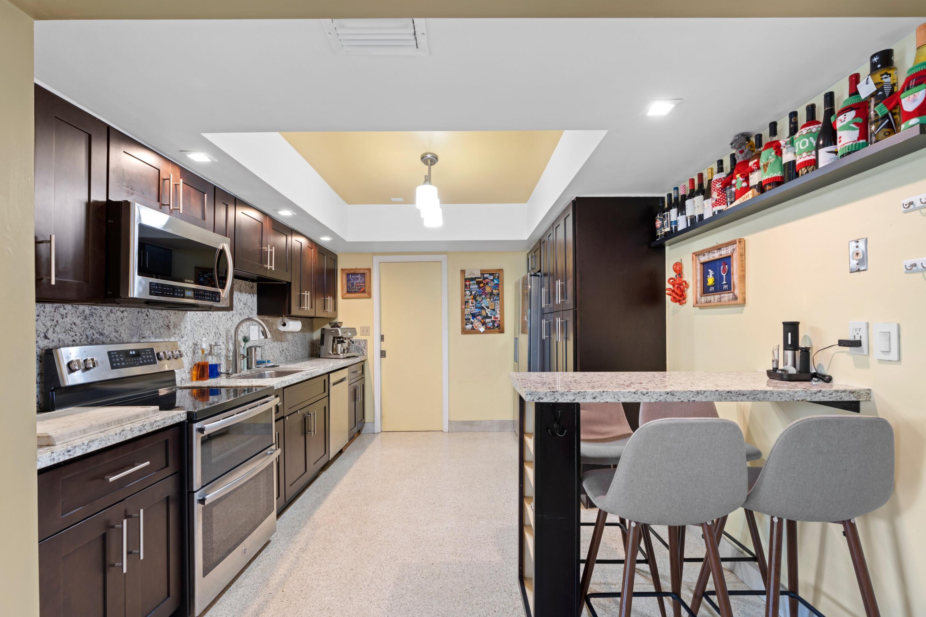 200 Northeast 28th Terrace Boca Raton, FL 33431 - Photo 8 of 35 Kitchen