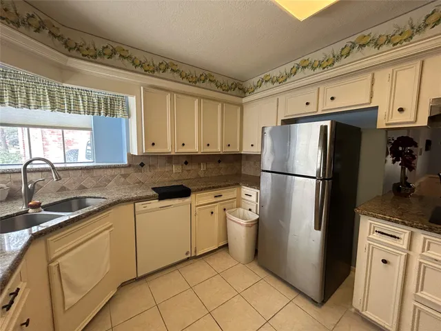 $1,995 | 17718 Surreywest Lane, Spring, TX 77379