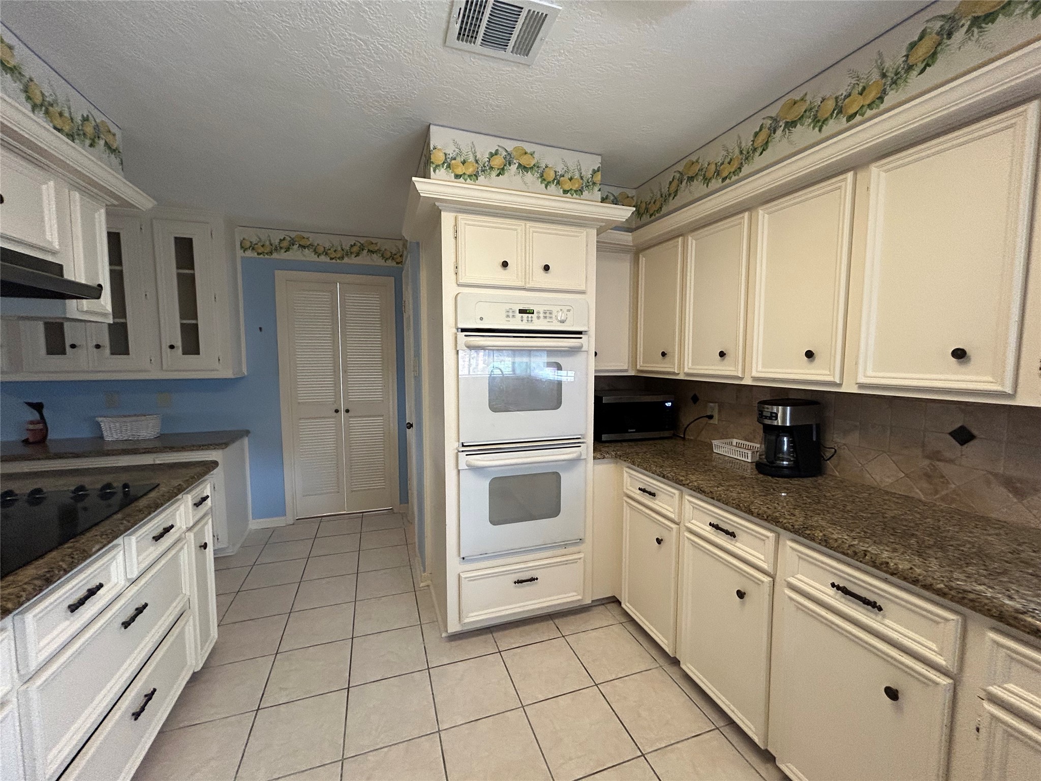 17718 Surreywest Lane Spring, TX 77379 - Photo 13 of 36