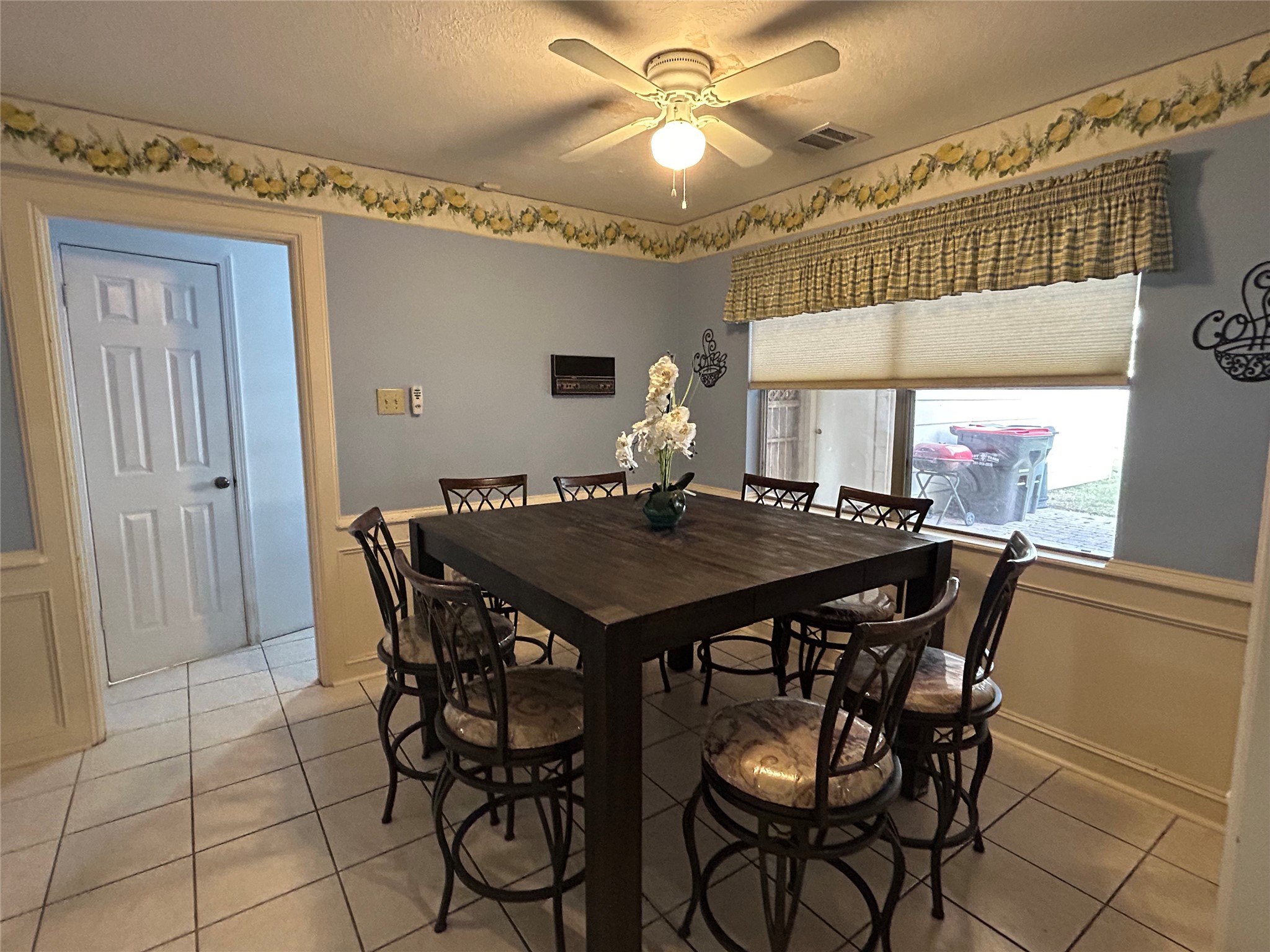 17718 Surreywest Lane Spring, TX 77379 - Photo 8 of 36