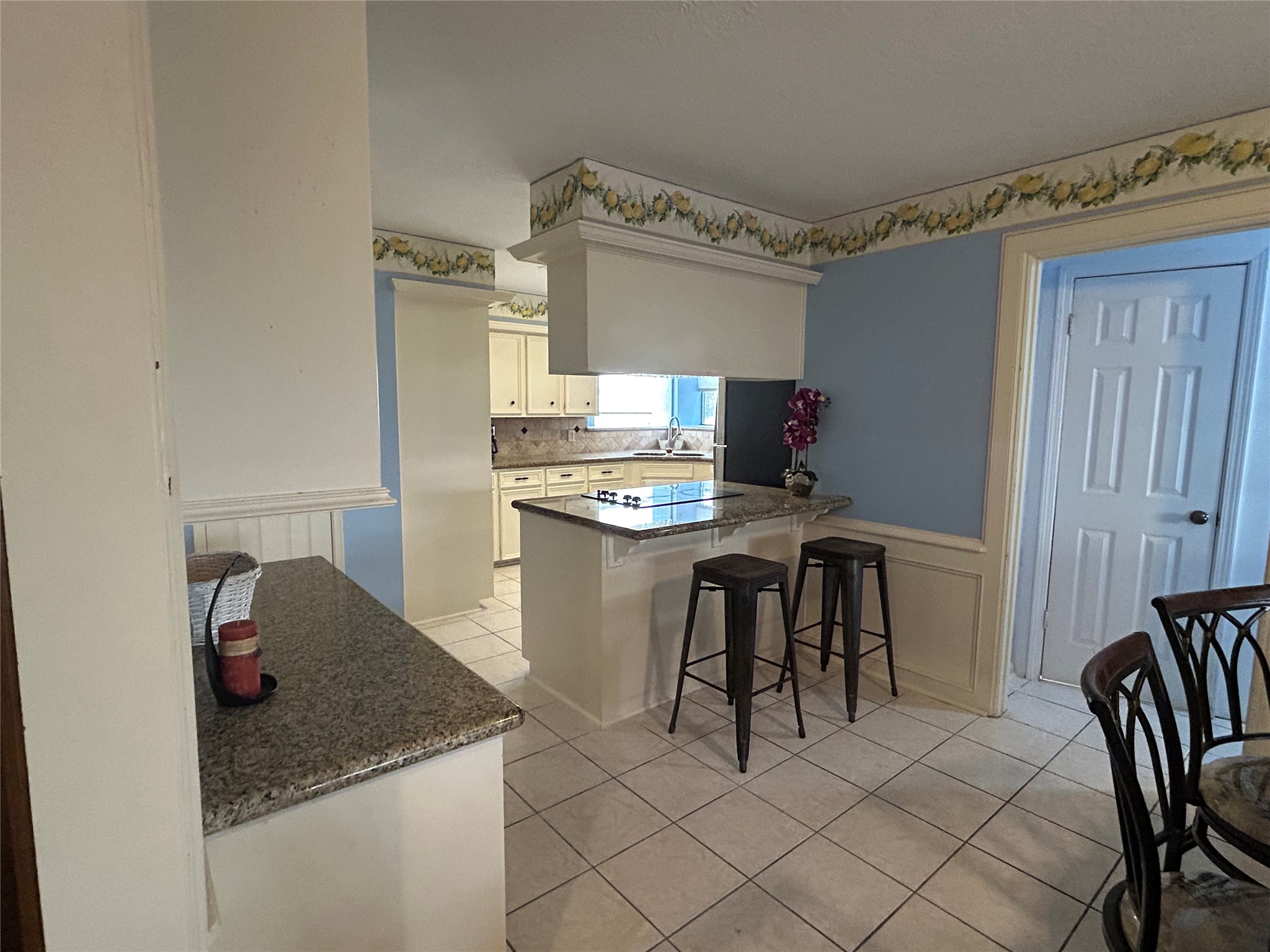 17718 Surreywest Lane Spring, TX 77379 - Photo 9 of 36