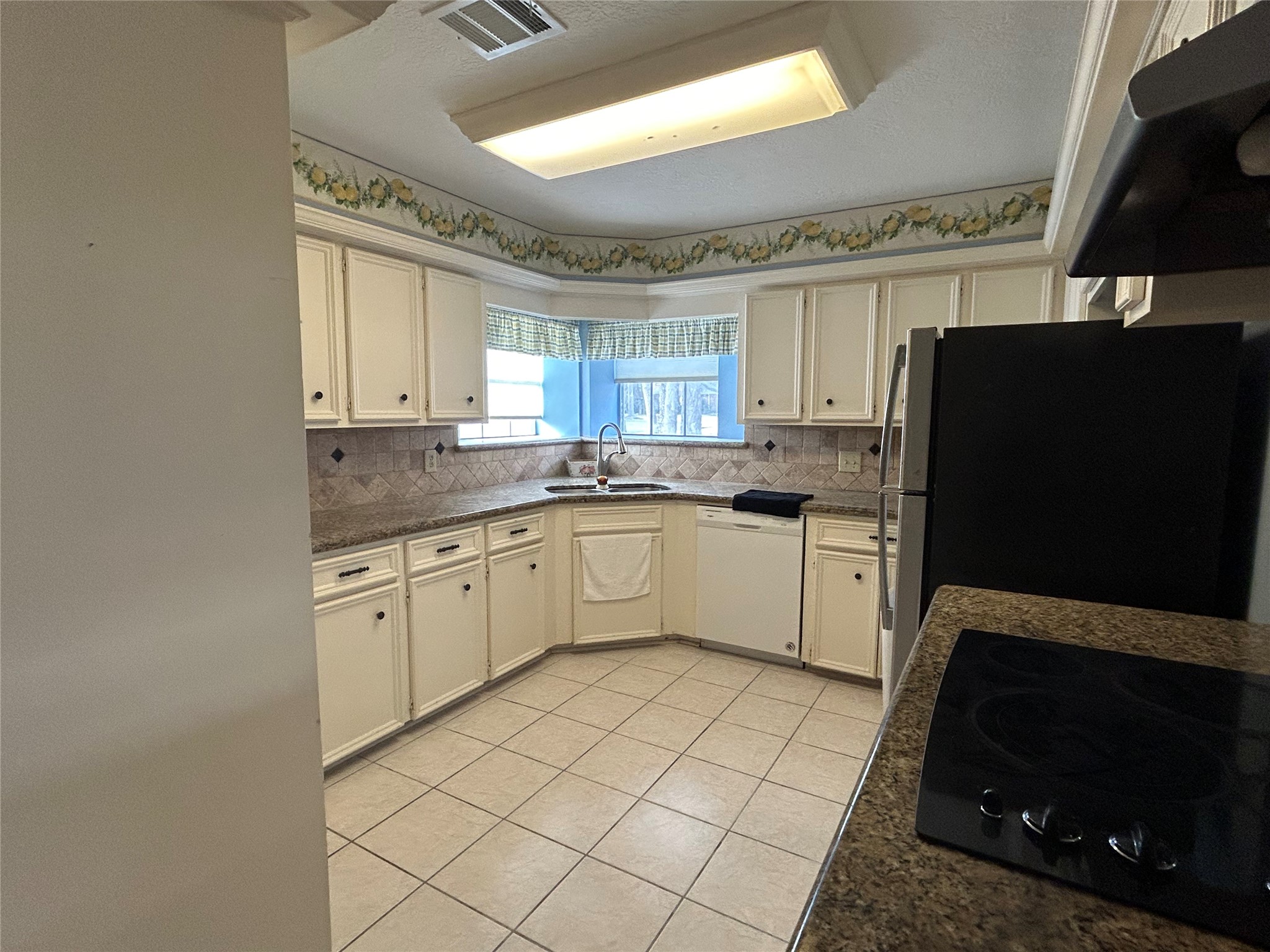 17718 Surreywest Lane Spring, TX 77379 - Photo 10 of 36