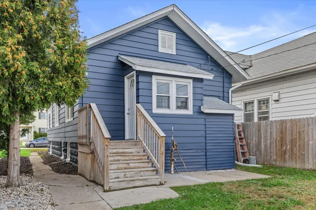 $234,900 | 2180 South 60th Street, West Allis, WI 53219