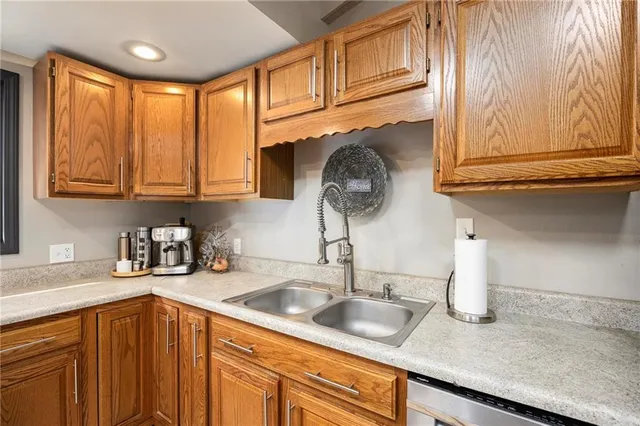 $325,000 | 1401 Woodland Terrace, Pittsburg, KS 66762