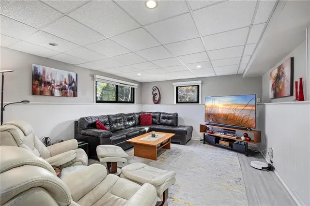 $325,000 | 1401 Woodland Terrace, Pittsburg, KS 66762