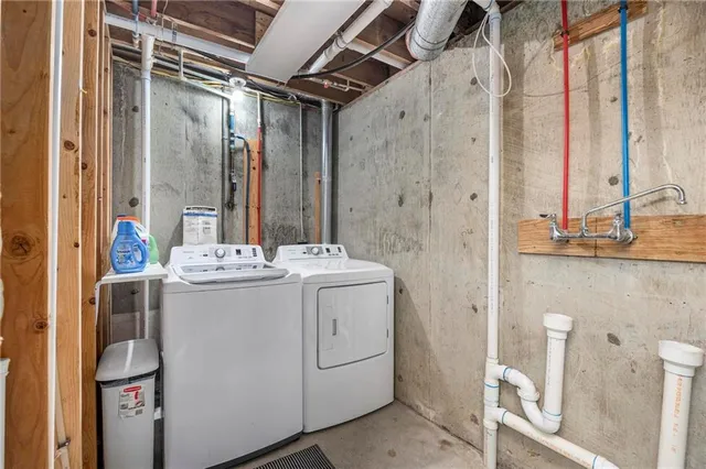 $325,000 | 1401 Woodland Terrace, Pittsburg, KS 66762