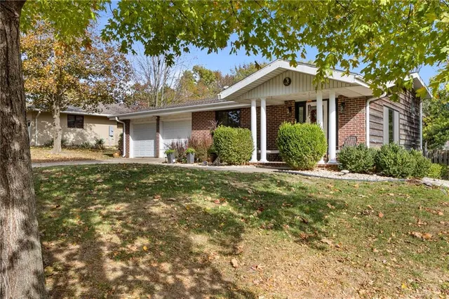 $325,000 | 1401 Woodland Terrace, Pittsburg, KS 66762