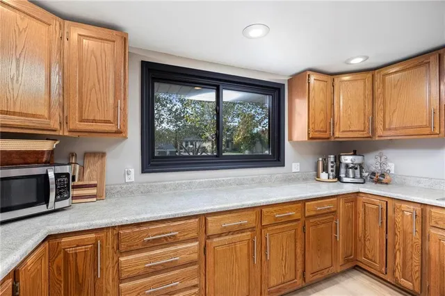 $325,000 | 1401 Woodland Terrace, Pittsburg, KS 66762