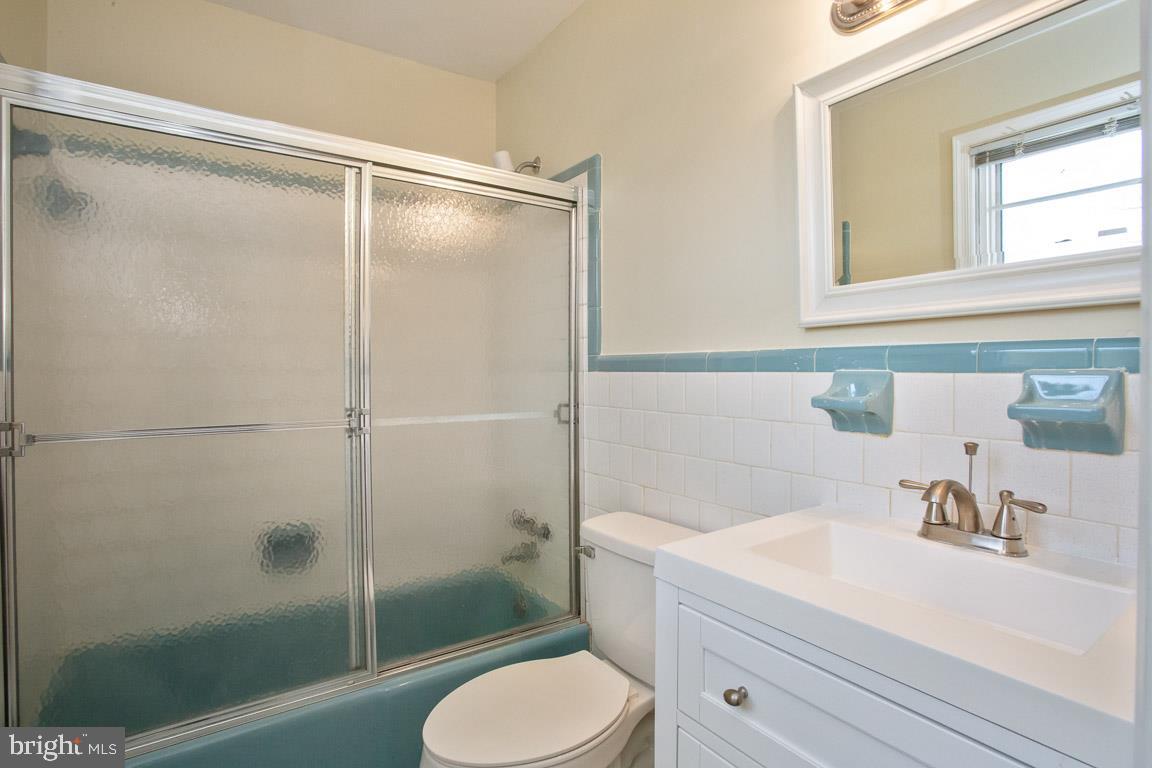 6804 Robinia Road Temple Hills, MD 20748 - Photo 19 of 26 Full Bathroom