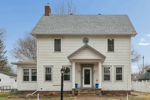 $210,000 | 508 Hennepin Street North, Winthrop, MN 55396