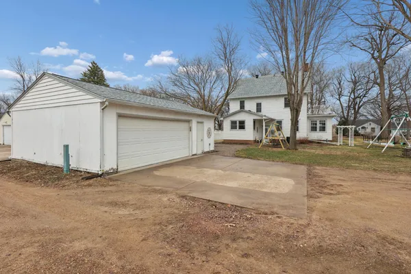$210,000 | 508 Hennepin Street North, Winthrop, MN 55396