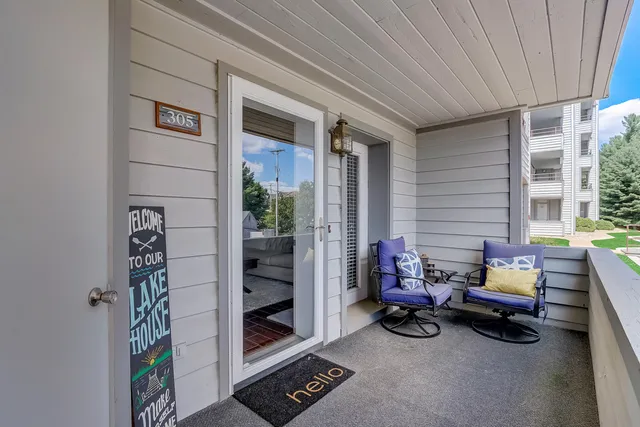 $214,900 | 530 East Hiawatha Drive, Unit 305, Lake Delton, WI 53965