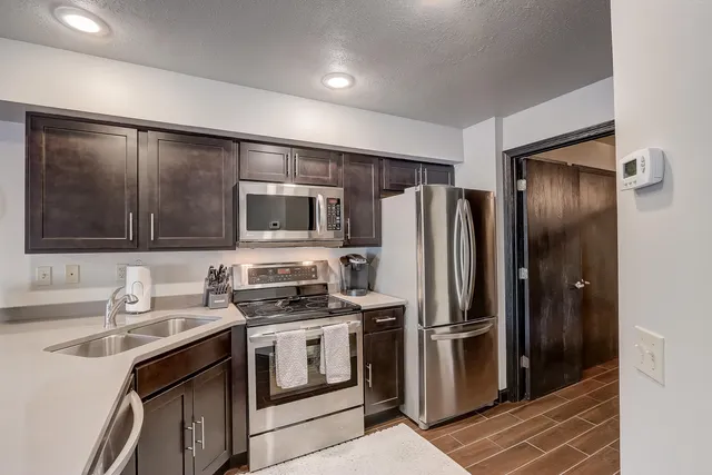 $214,900 | 530 East Hiawatha Drive, Unit 305, Wisconsin Dells, WI 53965