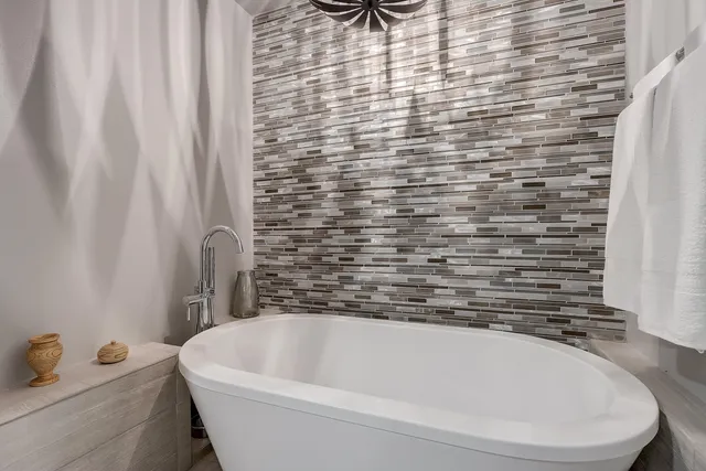 $214,900 | 530 East Hiawatha Drive, Unit 305, Wisconsin Dells, WI 53965