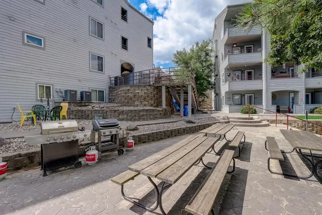 $214,900 | 530 East Hiawatha Drive, Unit 305, Wisconsin Dells, WI 53965