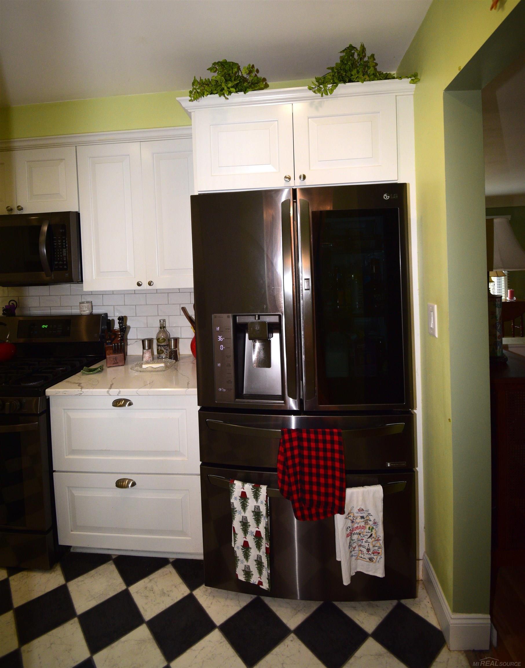 855 Harcourt Road Grosse Pointe Park, MI 48230 - Photo 8 of 68