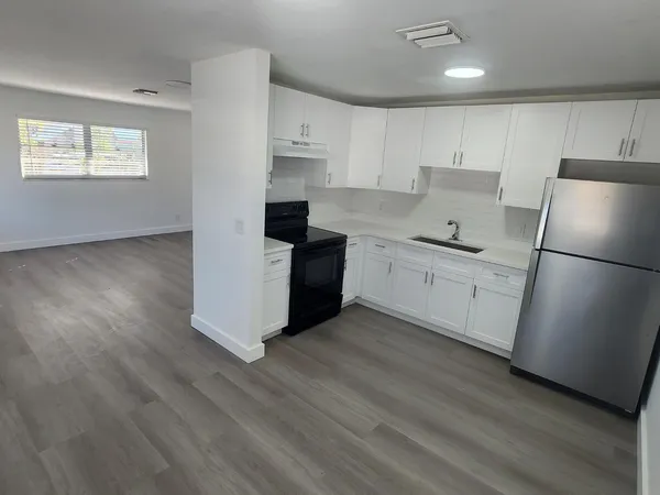 $2,300 | 1617 North J Street, Lake Worth, FL 33460