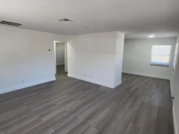 $2,300 | 1617 North J Street, Lake Worth, FL 33460