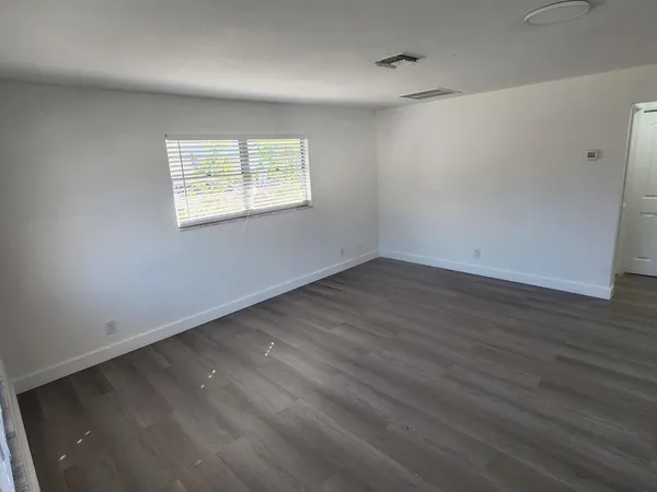 $2,300 | 1617 North J Street, Lake Worth, FL 33460