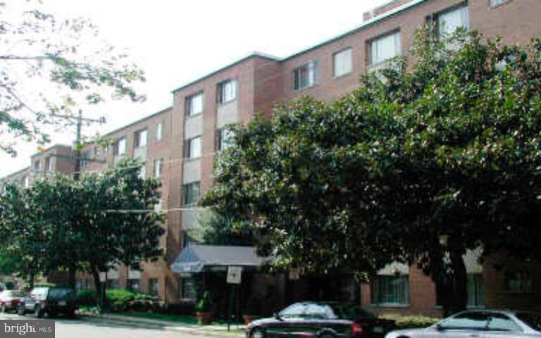 1300 South Arlington Ridge Road, Unit 611 Arlington, VA 22202 - Photo 1 of 6 Exterior (Main)