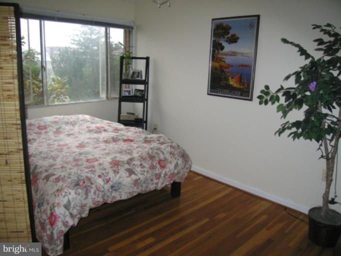1300 South Arlington Ridge Road, Unit 611 Arlington, VA 22202 - Photo 4 of 6 Bedroom #1