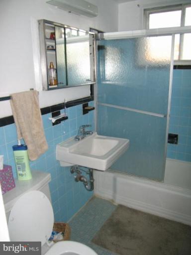 1300 South Arlington Ridge Road, Unit 611 Arlington, VA 22202 - Photo 6 of 6 Bath #1