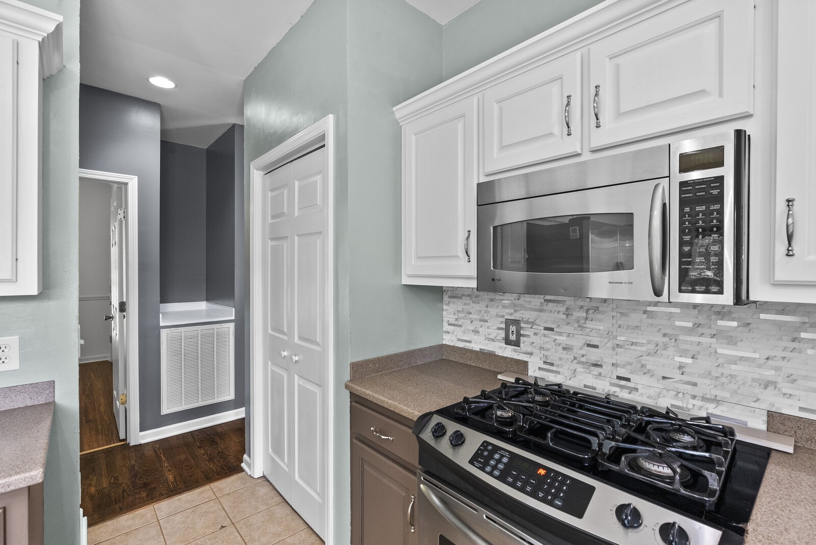 450 Brown Road Lebanon, TN 37087 - Photo 18 of 37 a kitchen with a stove and a microwave