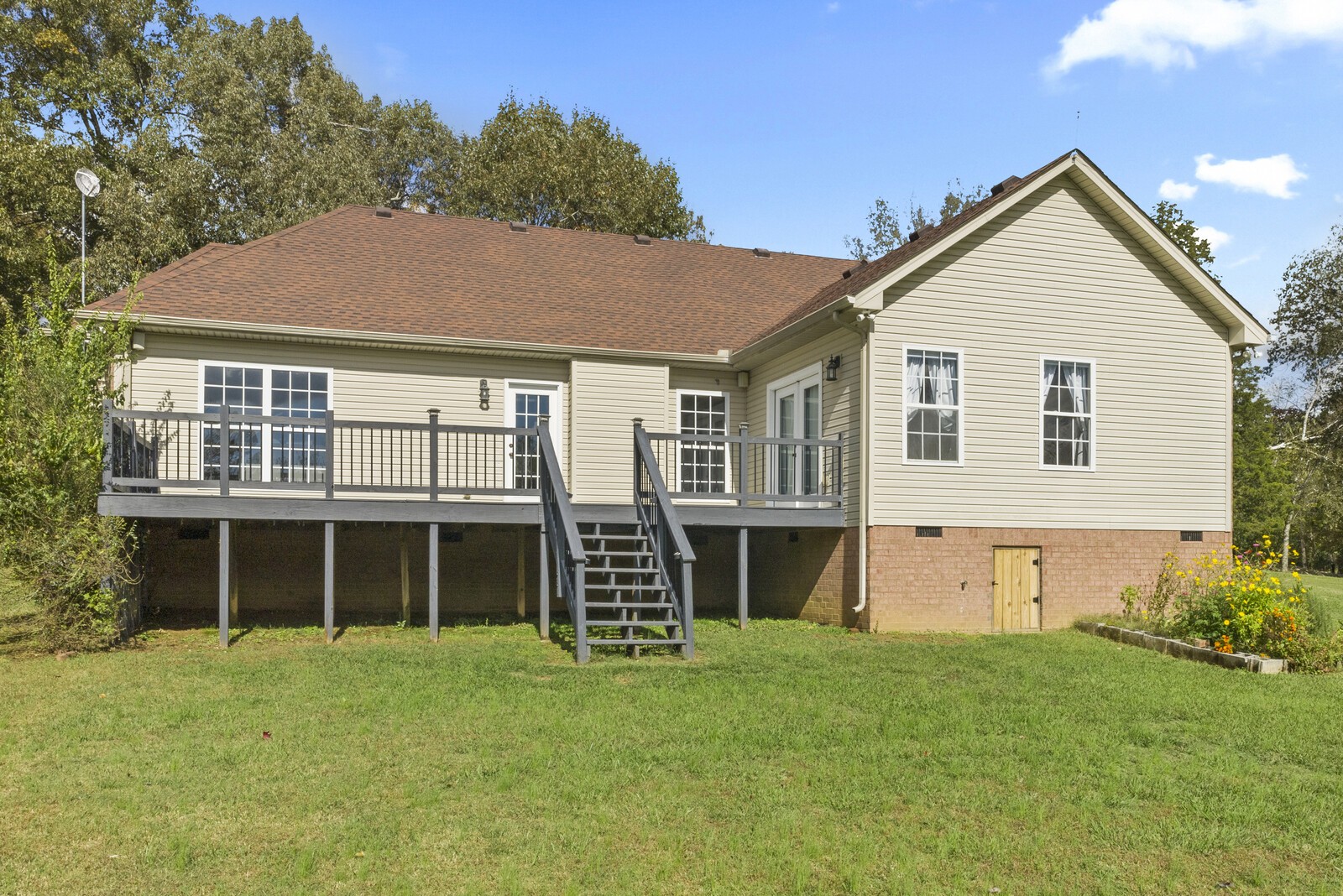 450 Brown Road Lebanon, TN 37087 - Photo 35 of 37 a view of house with yard and front view of a house