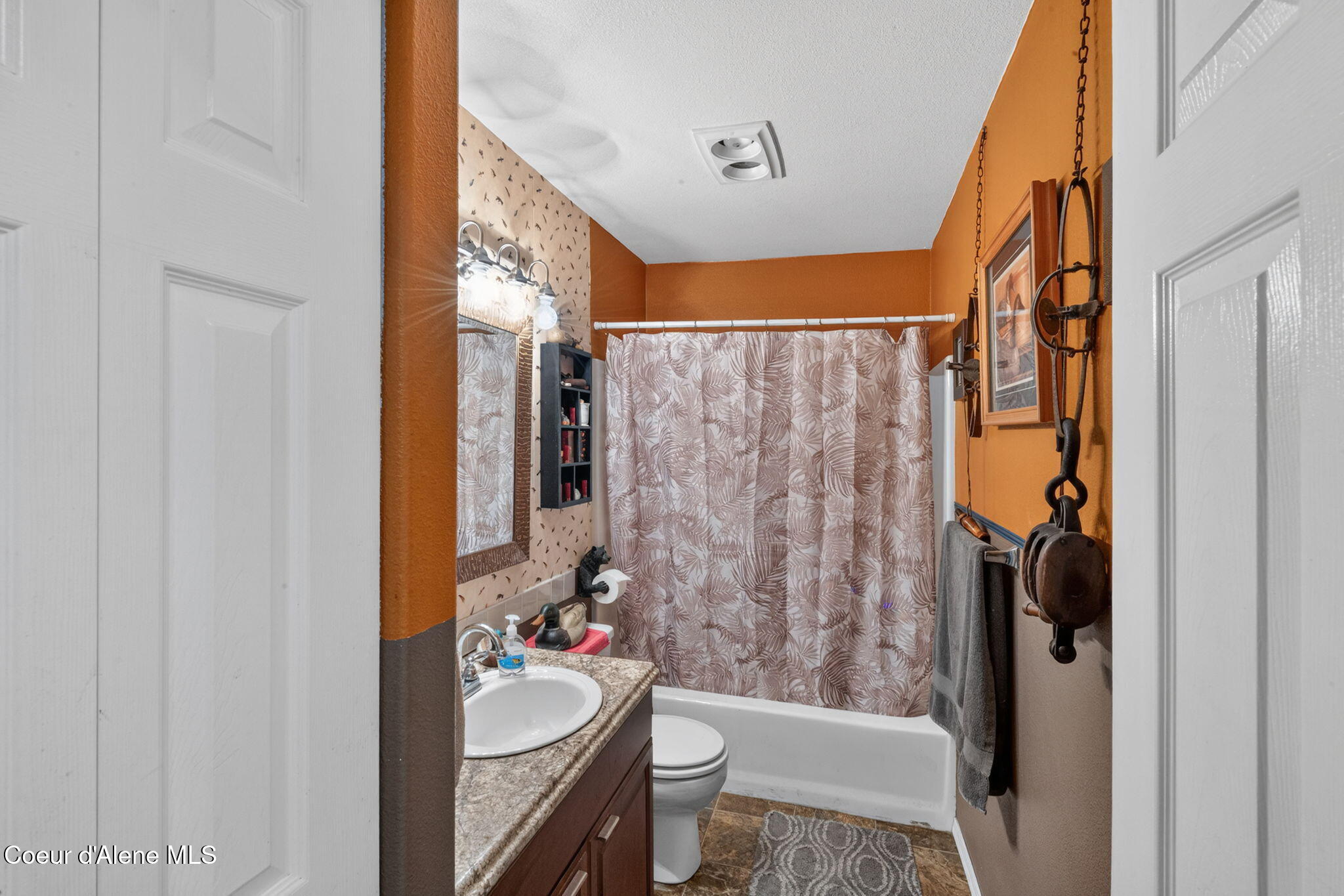 701 South Pleasant View Road Post Falls, ID 83854 - Photo 21 of 30 Guest Bathroom