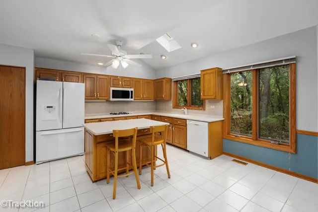 $575,000 | 1148 Mistwood Lane, Downers Grove, IL 60515