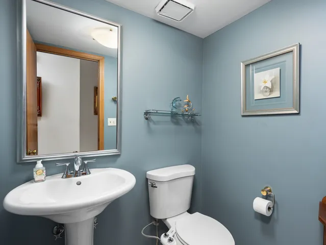 $575,000 | 1148 Mistwood Lane, Downers Grove, IL 60515