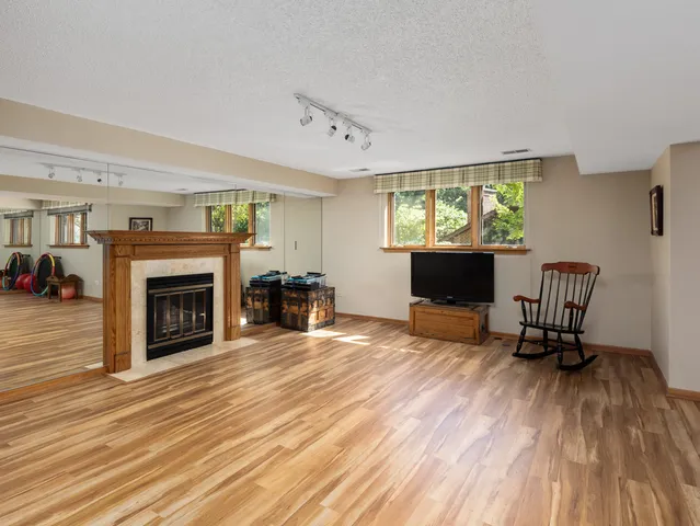 $575,000 | 1148 Mistwood Lane, Downers Grove, IL 60515