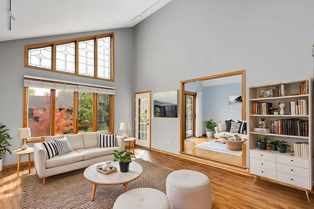 $575,000 | 1148 Mistwood Lane, Downers Grove, IL 60515