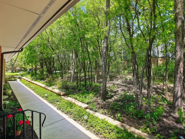 $575,000 | 1148 Mistwood Lane, Downers Grove, IL 60515