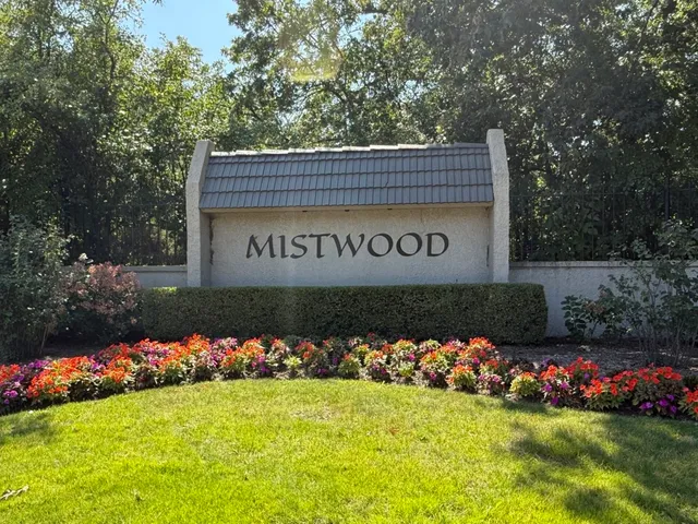$575,000 | 1148 Mistwood Lane, Downers Grove, IL 60515
