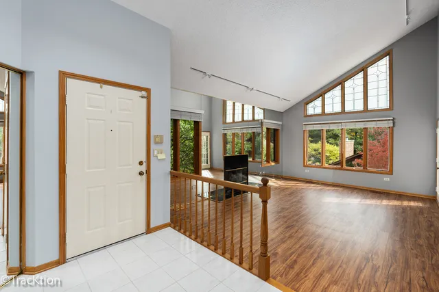 $575,000 | 1148 Mistwood Lane, Downers Grove, IL 60515