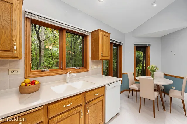 $575,000 | 1148 Mistwood Lane, Downers Grove, IL 60515