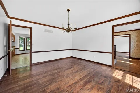 $545,000 | 310 Stablestone Drive, Chesterfield, MO 63017
