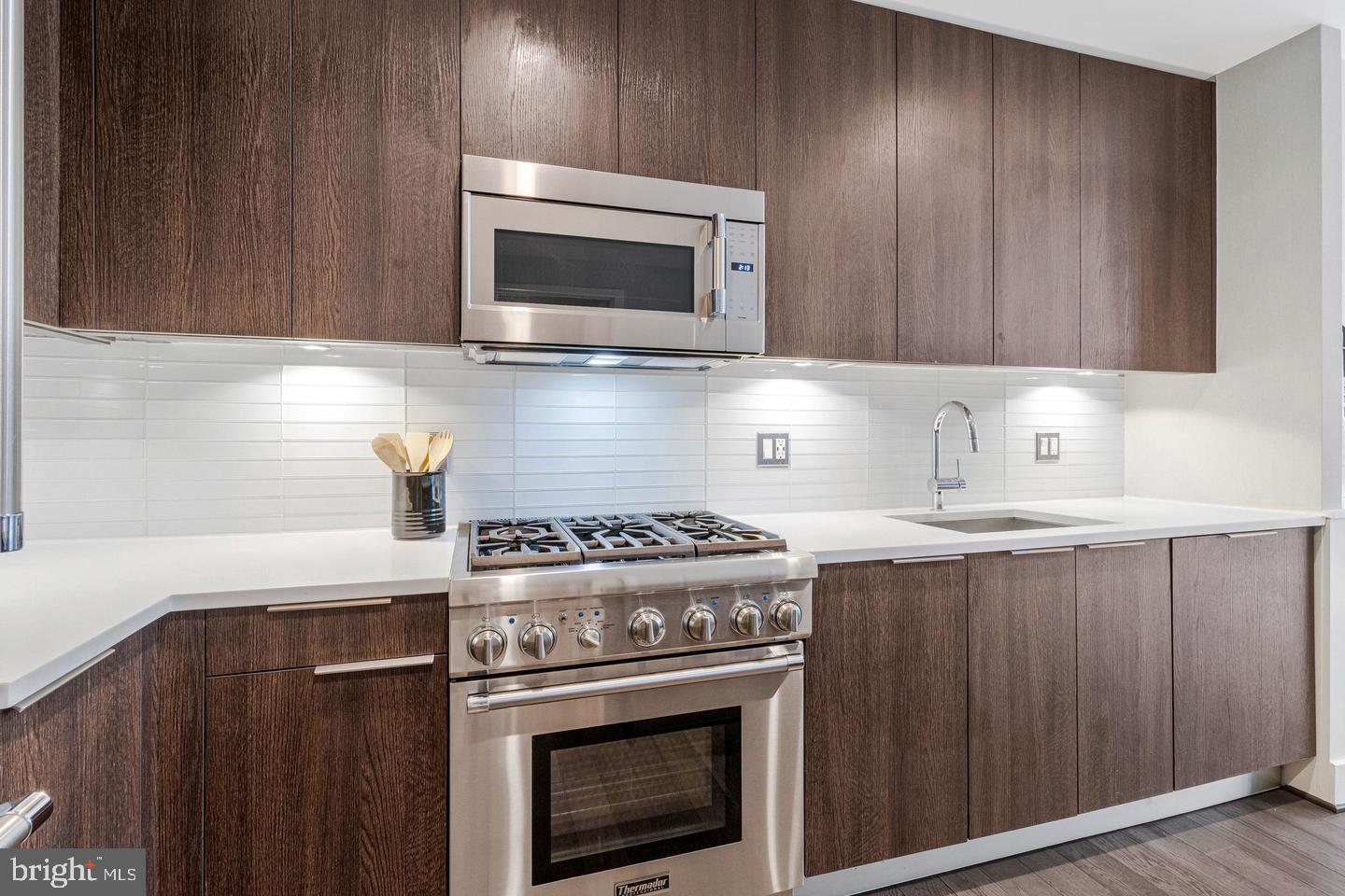 45 Sutton Square Southwest, Unit 605 Washington, DC 20024 - Photo 5 of 56 Gallery Image 5