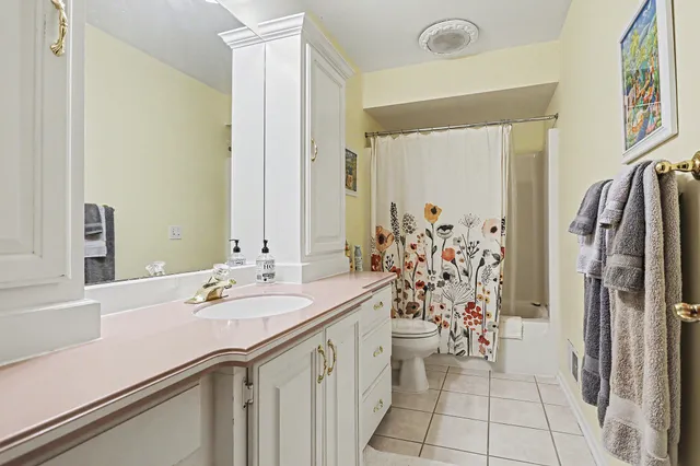 $639,900 | 1230 Lynn Drive, Middleville, MI 49333