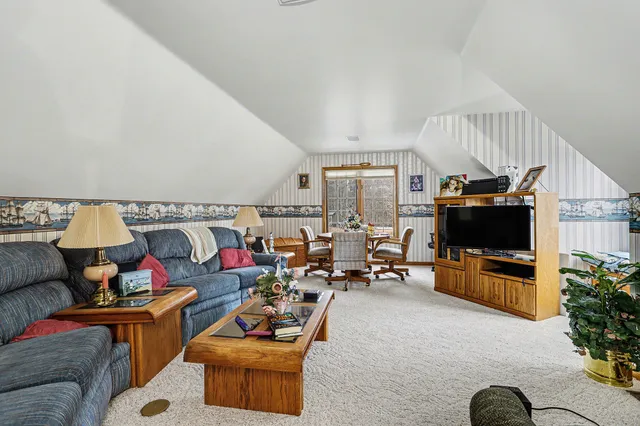 $639,900 | 1230 Lynn Drive, Middleville, MI 49333