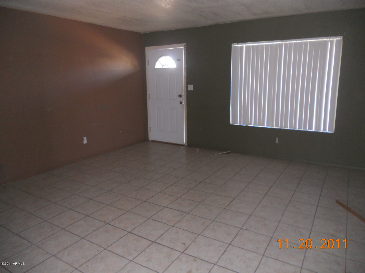8643 West Piccadilly Road Phoenix, AZ 85037 - Photo 9 of 11 Living Room