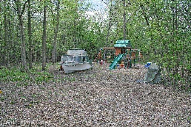 34563 Dequindre Road Troy, MI 48083 - Photo 9 of 12 Playground area.jpg