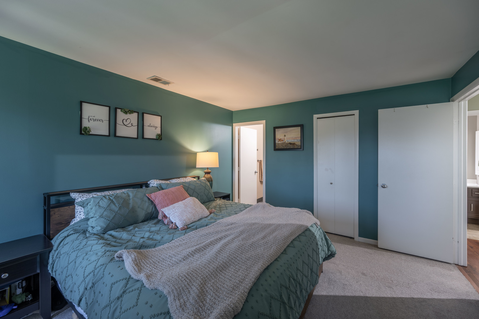 1495 South County Farm Road, Unit 23 Wheaton, IL 60189 - Photo 7 of 21 a bedroom with a bed and a window